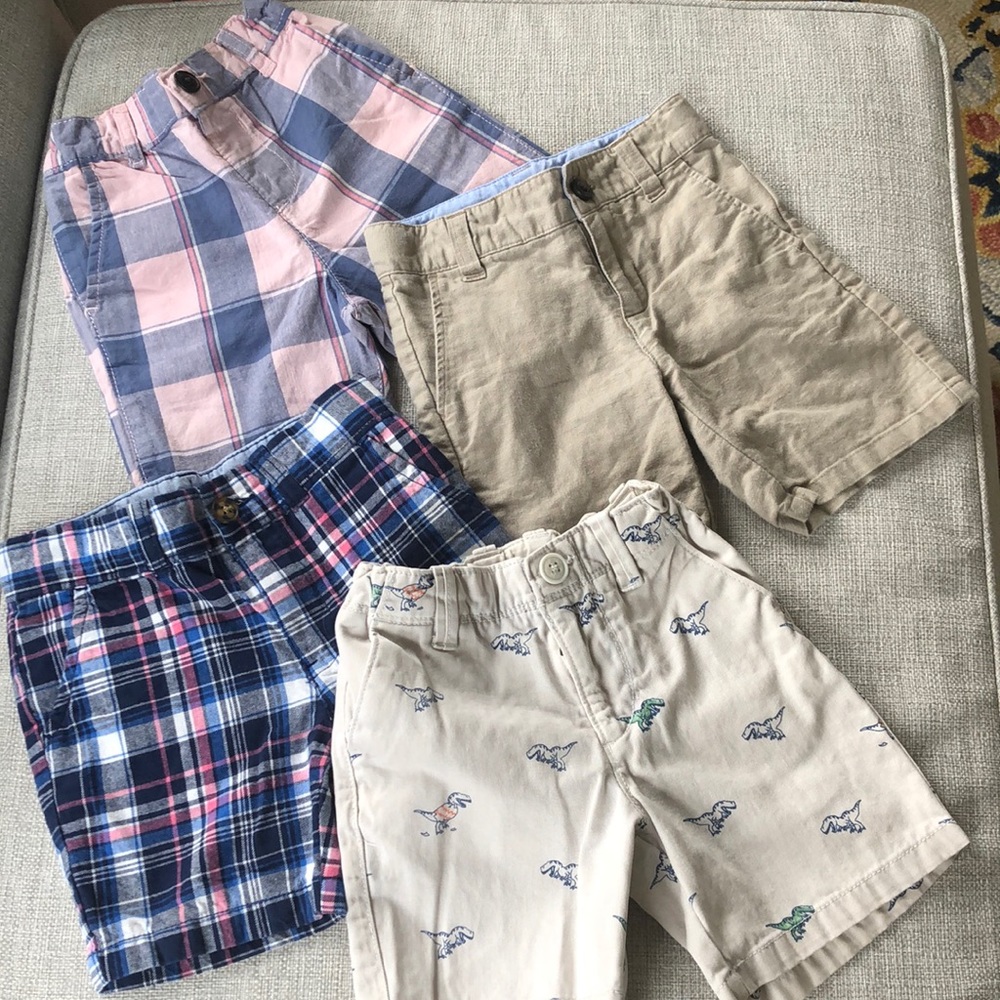 Lot of 4 pairs of boys shorts.